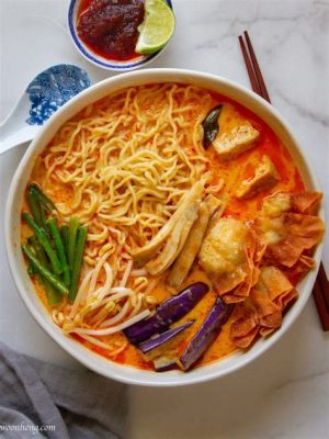 Curry Mee? A Flavorful Fusion of Spicy Broth and Chewy Noodles!