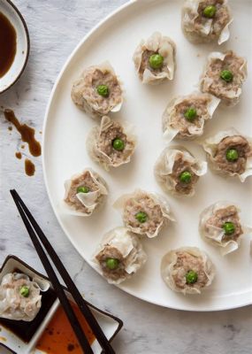  Shao Mai: Can These Bite-Sized Dumplings Deliver Both Steamy Savory Delight and Delicate Doughy Texture?