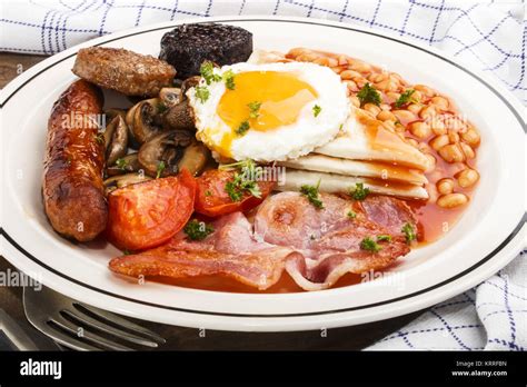  Ulster Fry – A Savory Symphony of Breakfast Delights and Hearty Irish Staples!